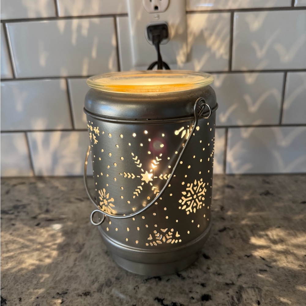 Scentsy Silver Solitude wax Warmer
